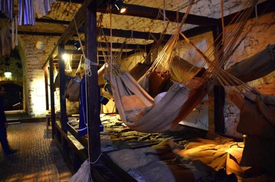 Мрачные тайны Эдинбургского замка: Кровавая история и неупокоенные духи Мрачные тайны Эдинбургского замка: Кровавая история и неупокоенные духи