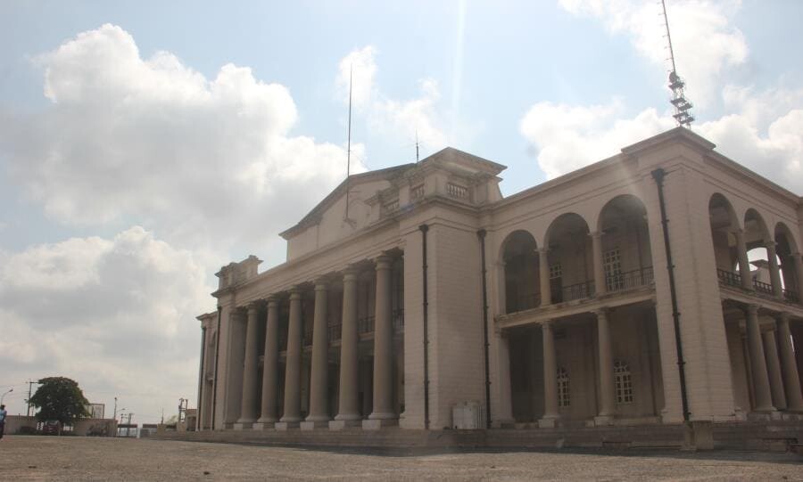 Архитектура и достопримечательности Ибадана - Mapo Hall Архитектура и достопримечательности Ибадана - Mapo Hall