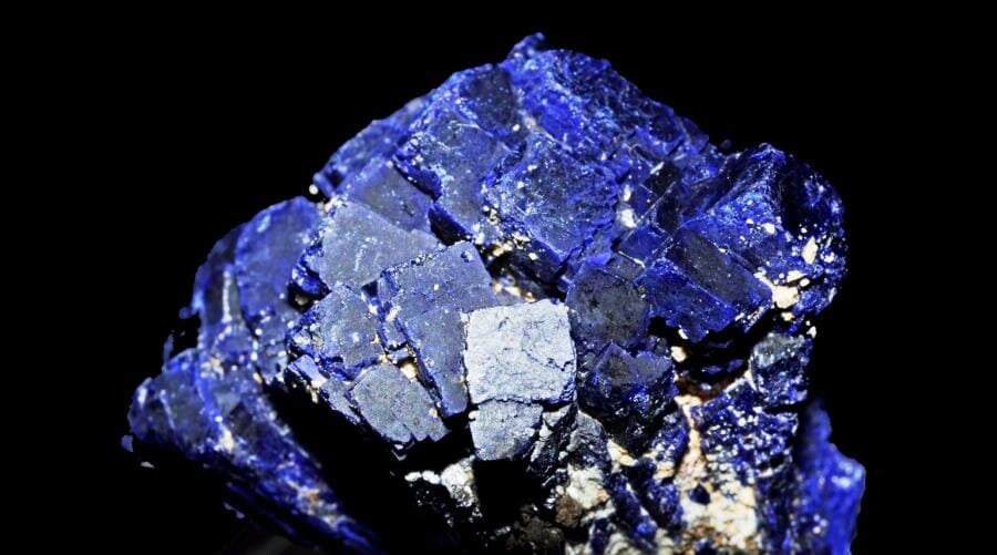 Сапфир: От Кашмира до Монтаны - король корундов и его цветные подданные Сапфир: От Кашмира до Монтаны - король корундов и его цветные подданные