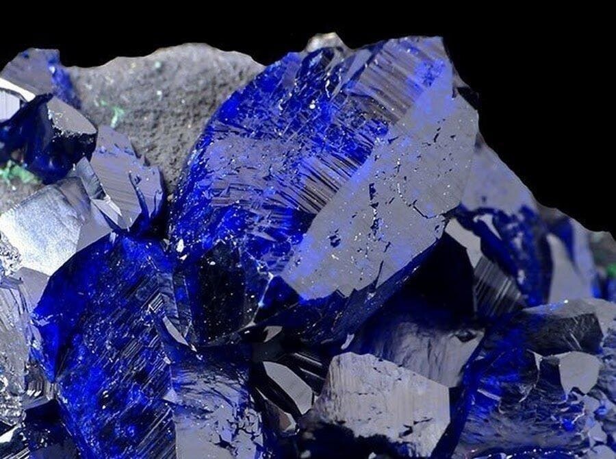 Сапфир: От Кашмира до Монтаны - король корундов и его цветные подданные Сапфир: От Кашмира до Монтаны - король корундов и его цветные подданные